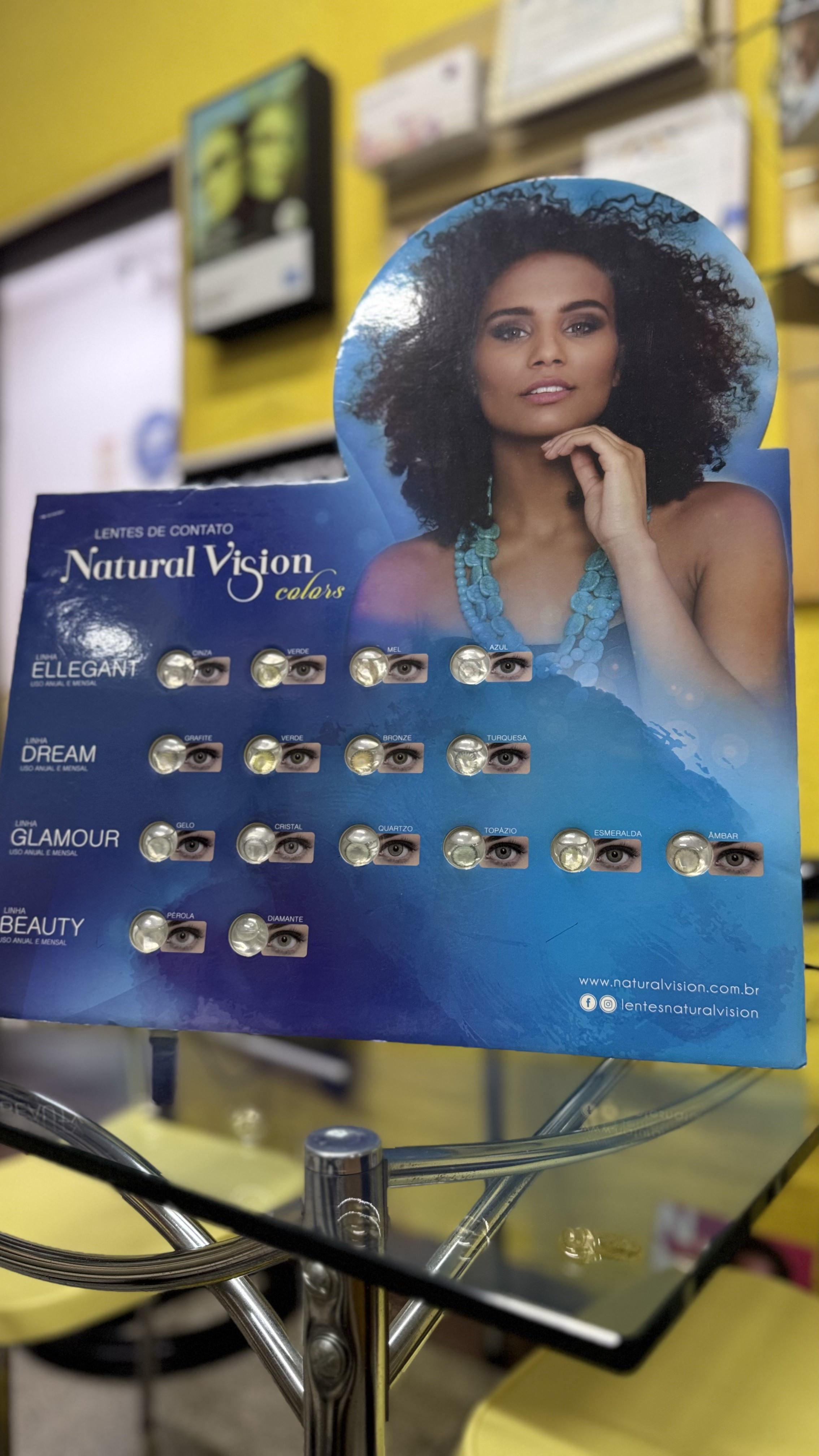 Lentes de contato de alta qualidade na OticaVip Maua - correção visual e conforto diário